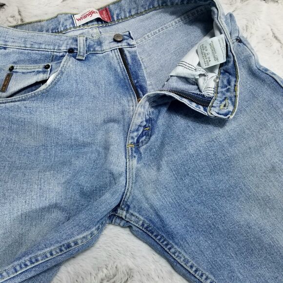 Wrangler Jeans Mens 33x34 Blue Regular Fit Straight Light Wash American Denim - Picture 8 of 13